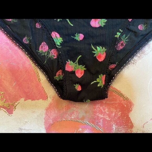 🛍️Victoria Secret  sexy  Hiphugger/Hipster Women’s Panties Size:M💥 - Picture 4 of 9